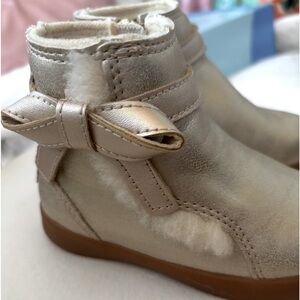 UGG T Libbie Metallic Boots (Gold, Size 7) - Stylish and Brand New in Box!